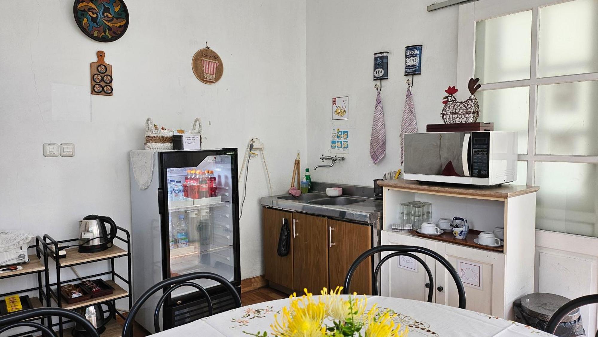 Отель Surokarsan 9 House Джокьякарта Номер фото