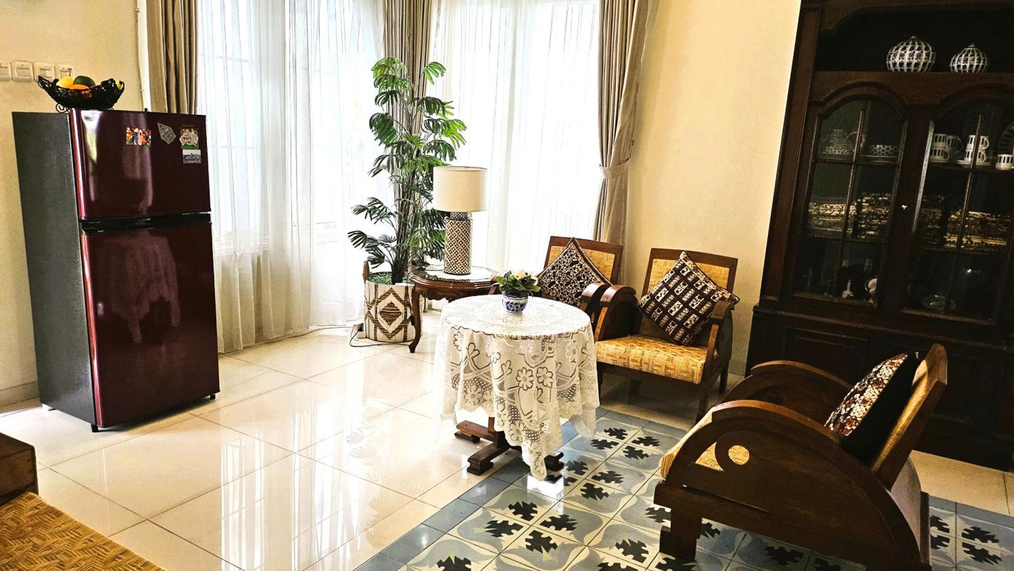 Отель Surokarsan 9 House Джокьякарта Номер фото